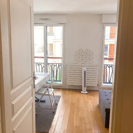 C10 Cozy Boulevard Jules Ferry 11th Arrondissement