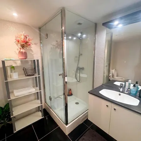 C10 Cozy Boulevard Jules Ferry 11th Arrondissement شقة باريس