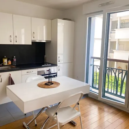 C10 Cozy Boulevard Jules Ferry 11th Arrondissement شقة
